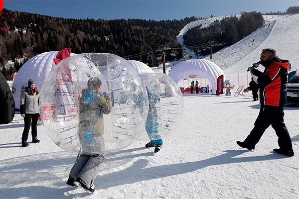 Citroën Winterland Tour – human bounce ball