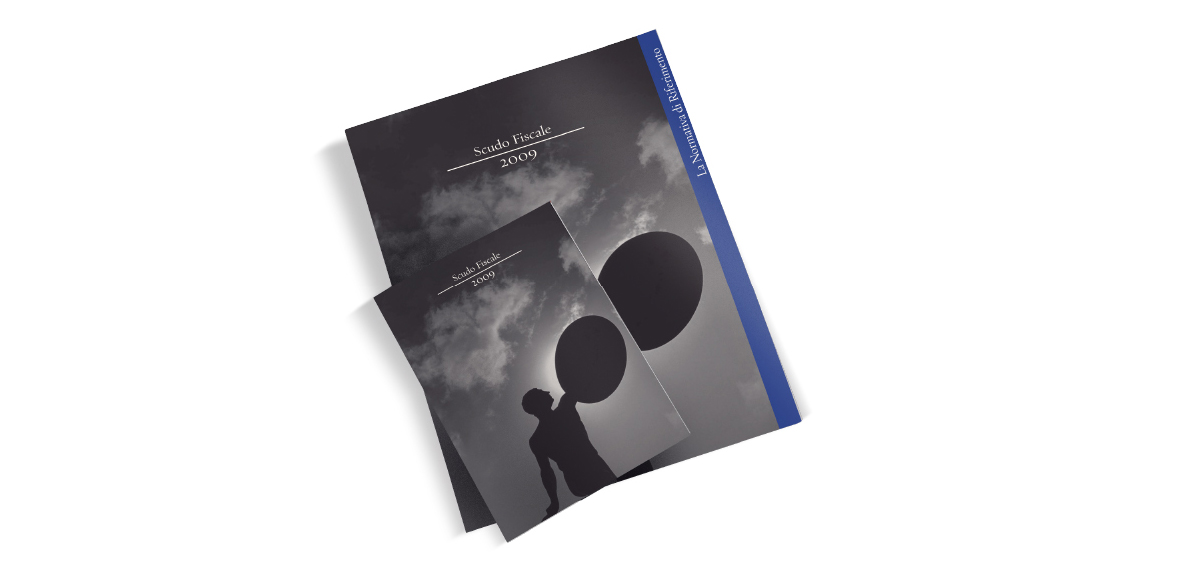 mockup cartella e brochure