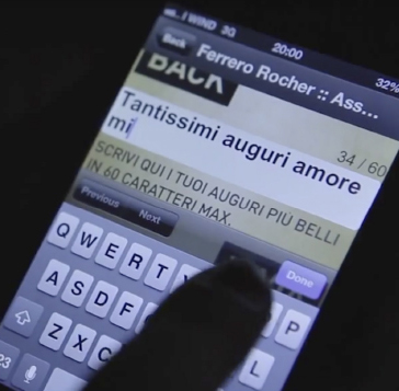 messaggio smartphone tastiera