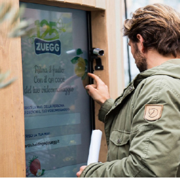 porta uomo telecamera